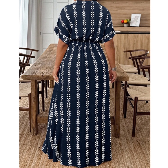 Plus Geo Print V neck Stretchy Waist Twist Front Maxi Dress - Picture 7 of 9